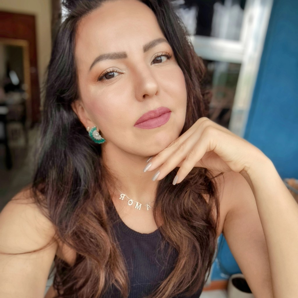 AZAYA BRAZIL,&nbsp; surgiu de um sonho de empreender em 2016, através da empreendedora Ana Barros, a proposta para a empresa foi desenvolvida para levar sofisticação acessível para todas as mulheres que gostam de destacar seu estilo através dos acessórios de joias, de modo que uma rede de mulheres lindas e donas de si possam&nbsp; conhecer a si e através dos produtos Azaya poder ser quem são, além de proporcionar uma excelente oportunidade de ganhar dinheiro sendo uma parceira de vendas AZAYA&nbsp;BRAZIL